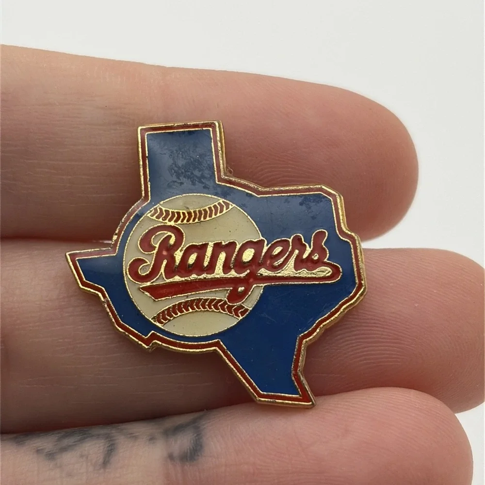 Vintage 1985 Texas Rangers State Outline MLB Baseball Lapel Hat Pin